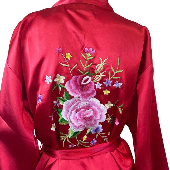 Blloomingdale's Red Floral Embroidered on Back Satin Kimono Robe One Size - Picture 3 of 10